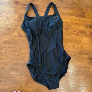 Nike Women's HydraStrong Racerback One-Piece Swimsuit size small